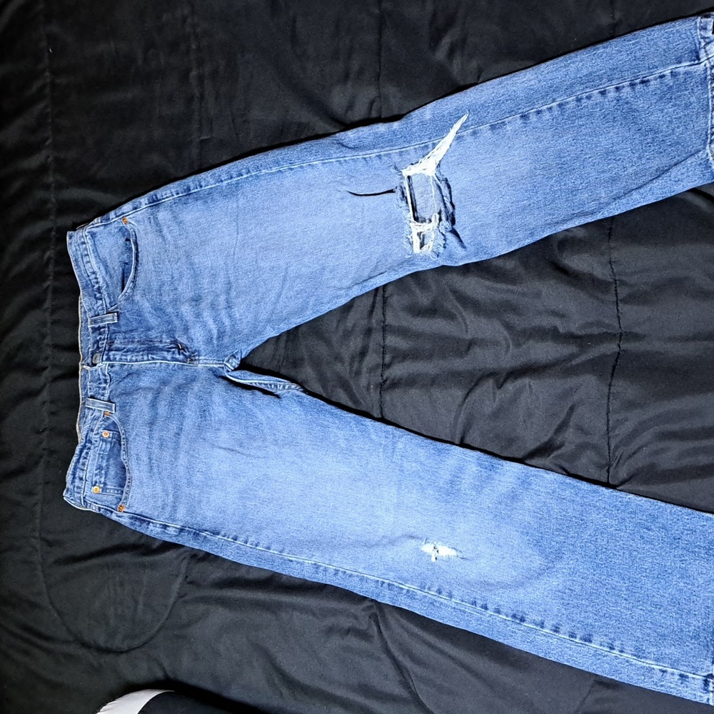 Men's Like New Levi's Distressed 502 W32 L30